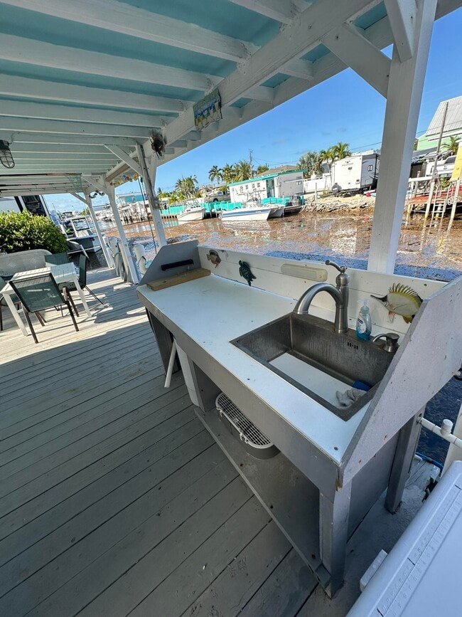 Building Photo - 6099 Overseas Hwy