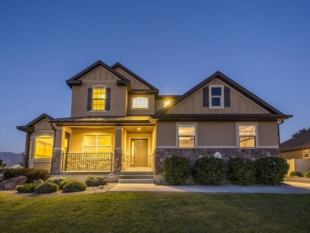 Building Photo - 10293 S Jordan Creek Dr