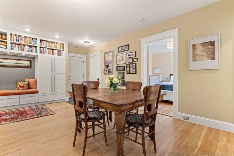 Building Photo - 43 Linnaean St