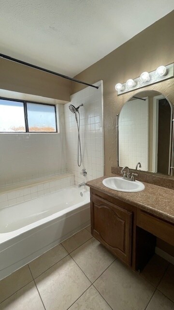 Building Photo - 1620 Fannin Cir