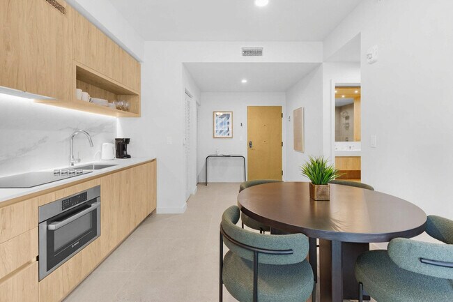 Building Photo - 11 NE 6th St