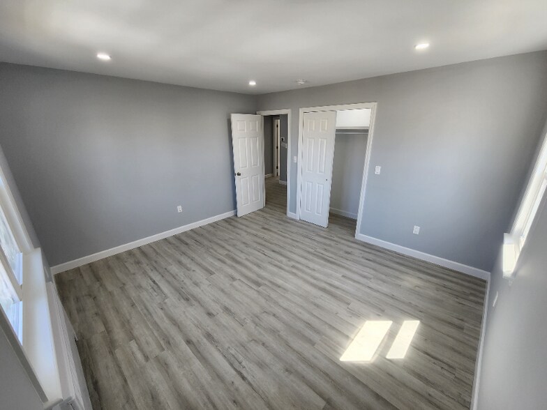 Building Photo - 26 Lennon Ave