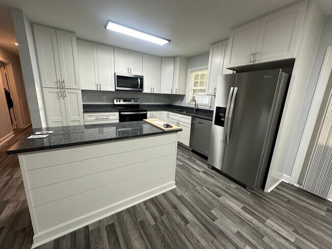 Building Photo - 1109 Sidney Dr