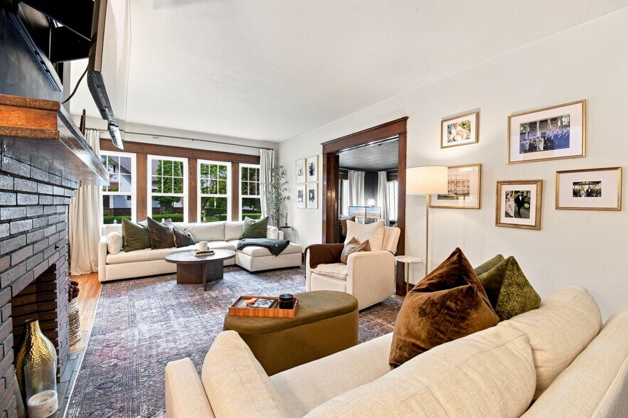 Building Photo - 434 Parkside Ave