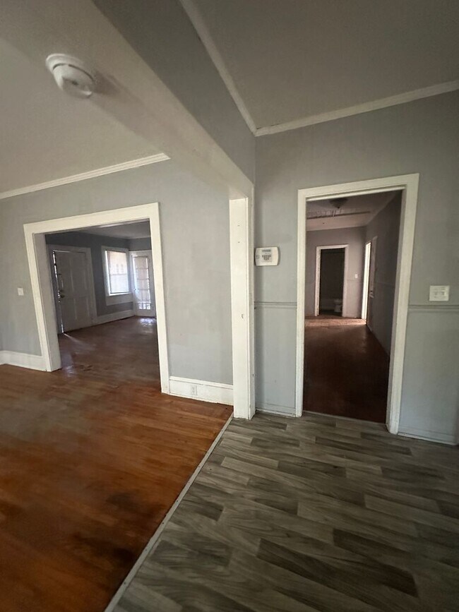 Building Photo - Huge 3 bedroom 2 bath private on a corner lot