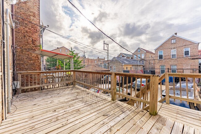 Building Photo - 1631 W 18th St