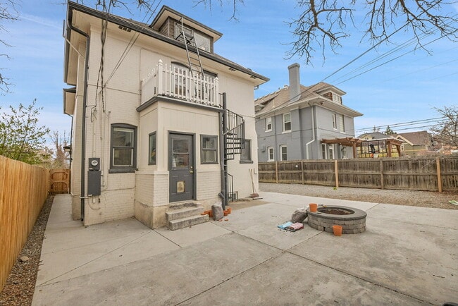 Building Photo - $1,475, 1 bed, 1 bath located in Denver
