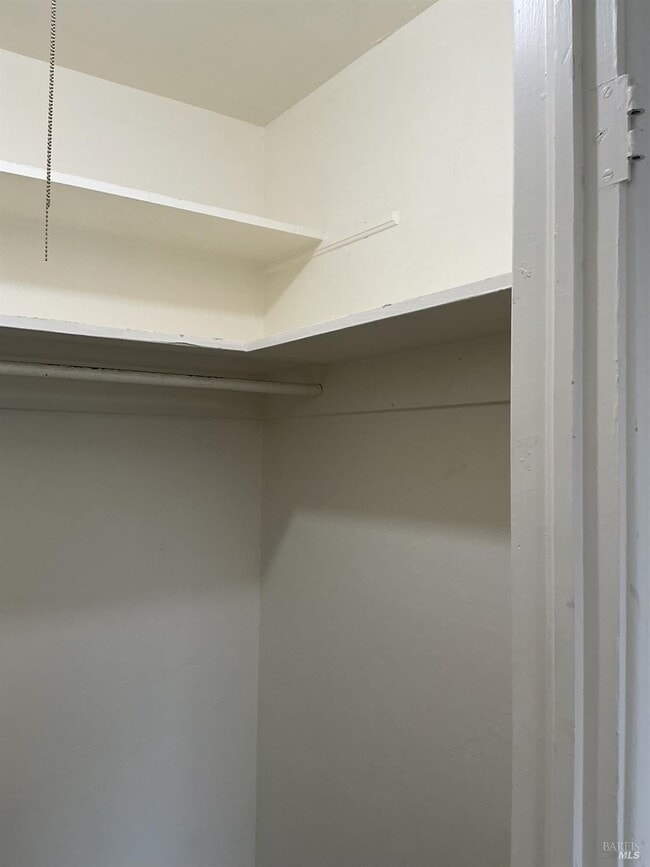 Building Photo - 212 S E St