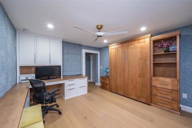 Building Photo - 770 S Palm Ave