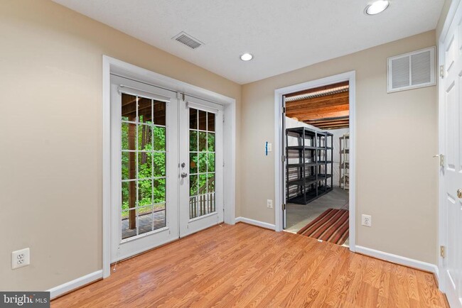 Building Photo - 10105 Cotter Ct