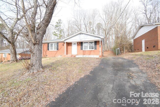 Building Photo - 924 Edgegreen Dr