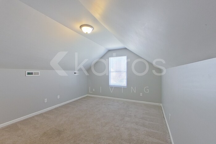 Building Photo - 1190 Silvertrace Dr