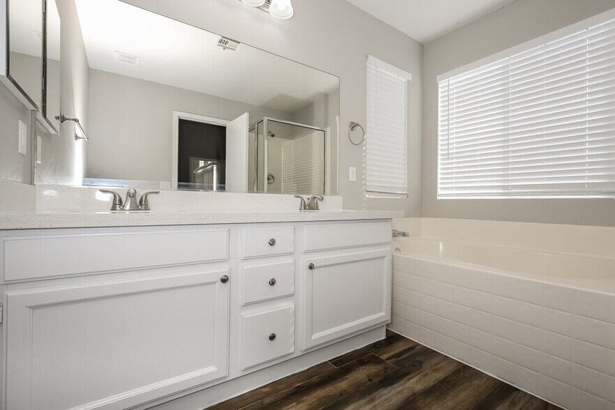Building Photo - 2717 Fern Forest Ct