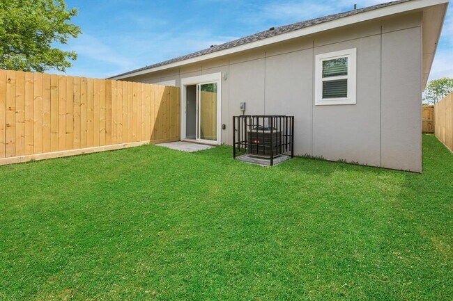 Building Photo - 4649 Carmen St