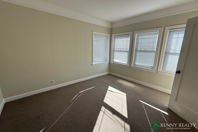 Building Photo - Spacious 3 Bedroom Home in Sign Hill Neighborhood in South San Francisco