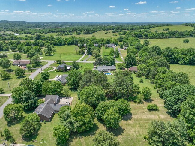 Building Photo - 2303 Friendship Dr