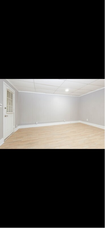 Building Photo - 225 Willow Lake Ln