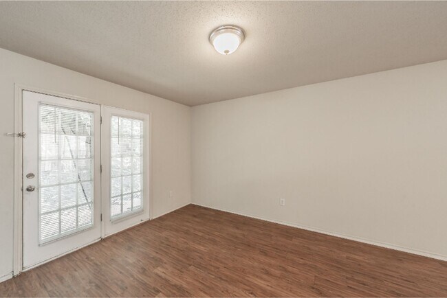 Building Photo - 10325 Bear Hollow Dr