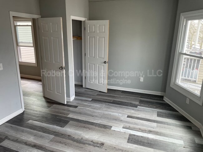 Building Photo - 689 Winchester Ave