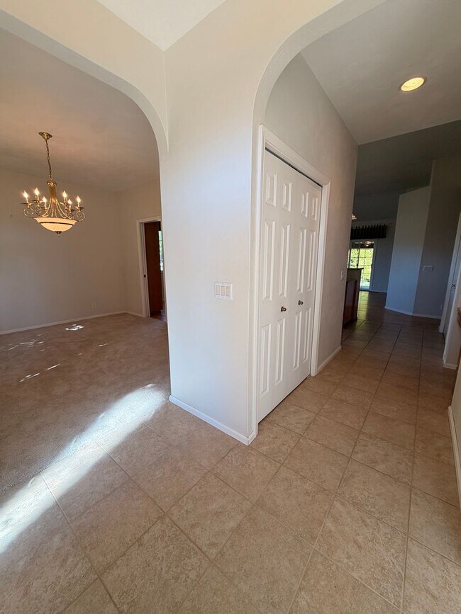 Building Photo - 3- Bedroom home in Hayden Bridge