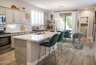 Building Photo - 1950 W Park Pl