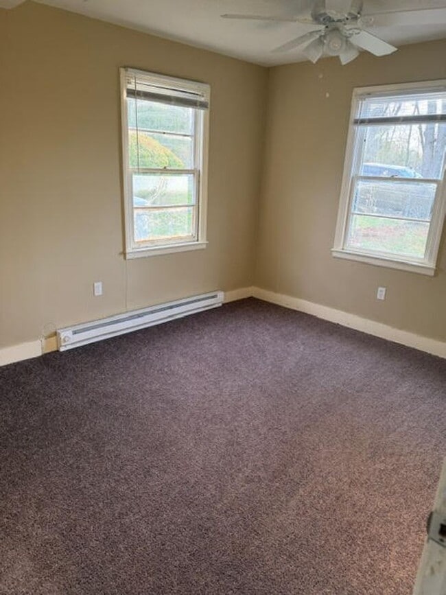 Building Photo - 231 Elder St