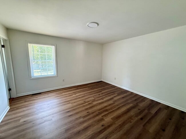 Building Photo - 218 Hickory Forest Rd