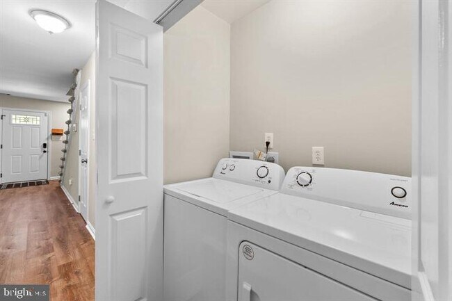 Building Photo - 3715 Mainsail Cove