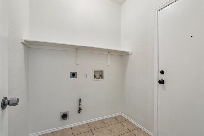 Building Photo - 2807 Glenwood Trail