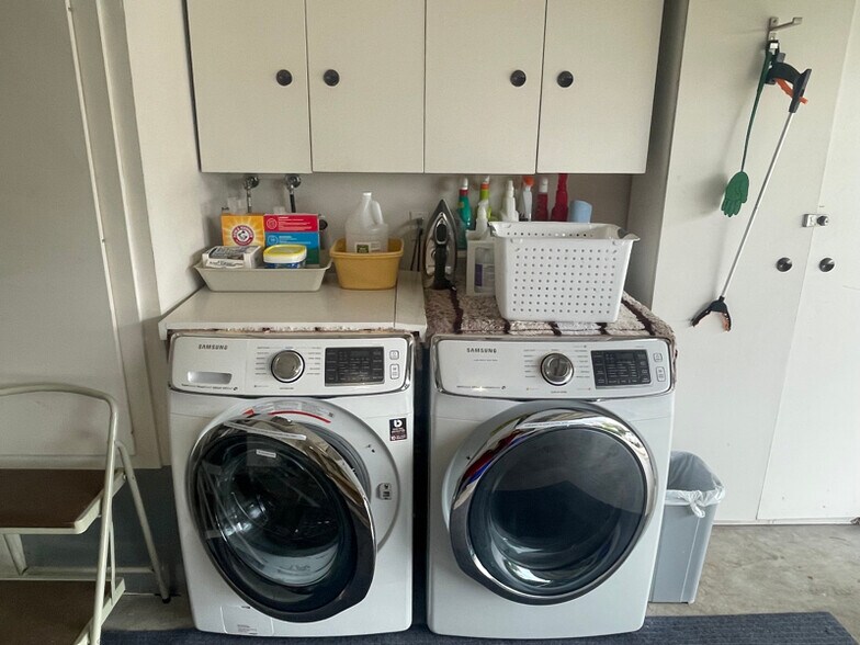 Building Photo - 250 Vista Montana Way