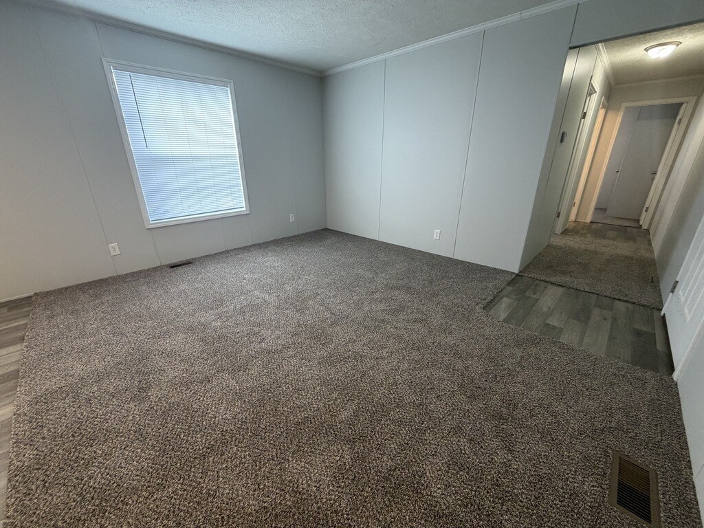 Building Photo - 38060 Leverette Ave