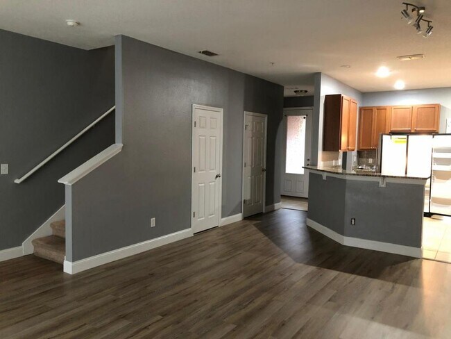 Building Photo - 9417 Tawnyberry St