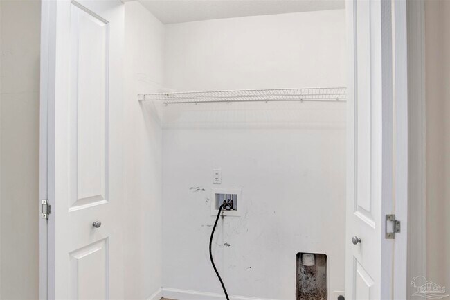 Building Photo - 612 Lost Key Dr