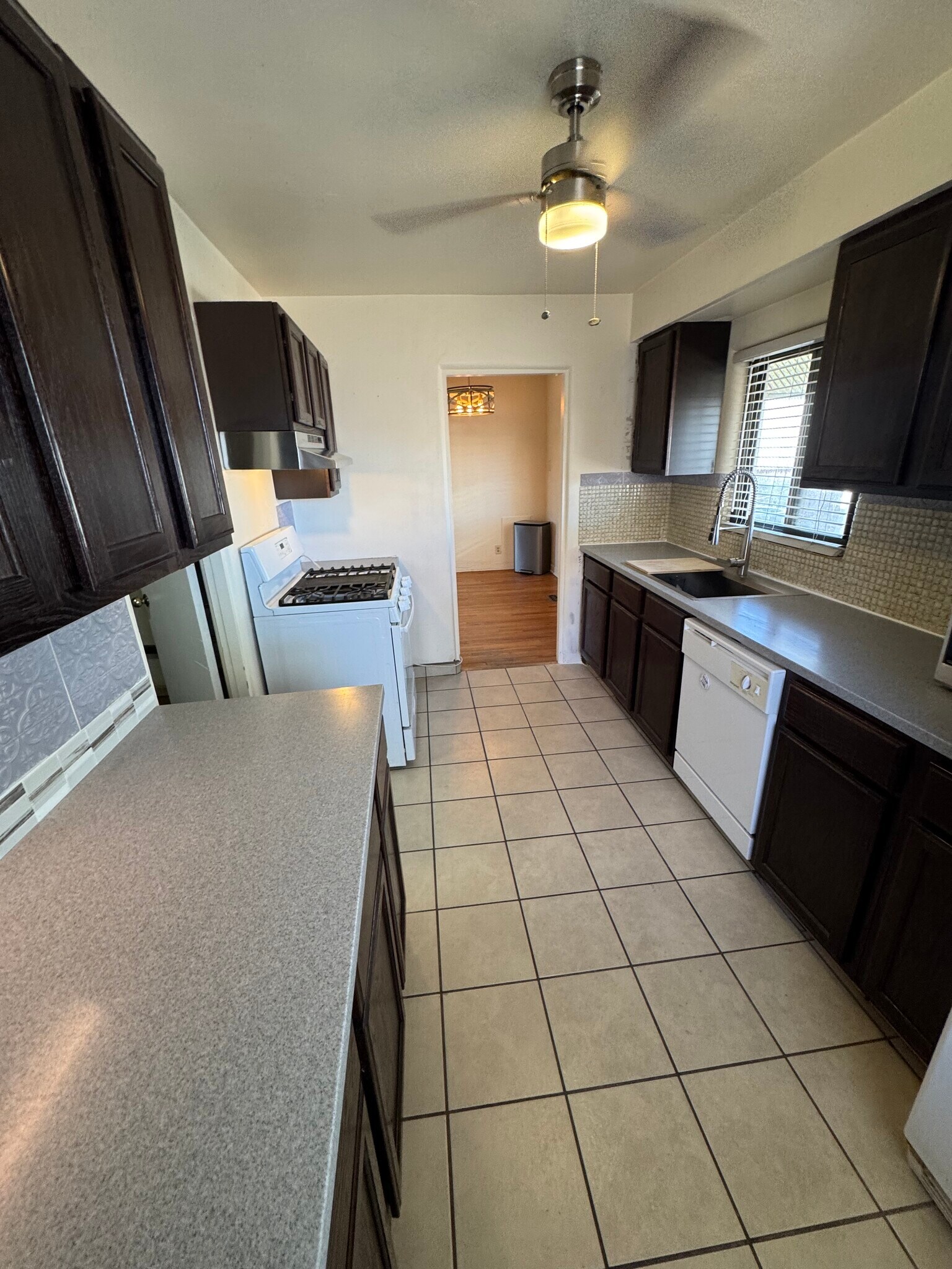 Building Photo - 2113 Madeira Dr NE