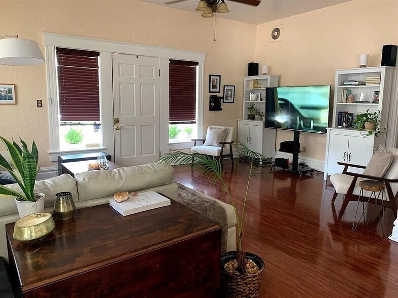 Building Photo - 1919 W North a St