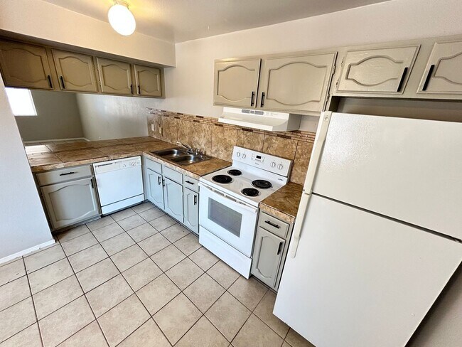 Building Photo - 5147 Greene Ln