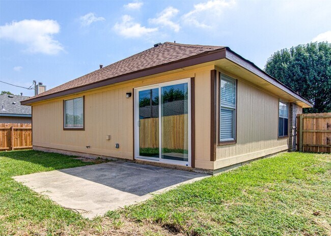 Building Photo - 1604 Southwestern Trail