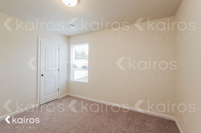 Building Photo - 270 Christopher St