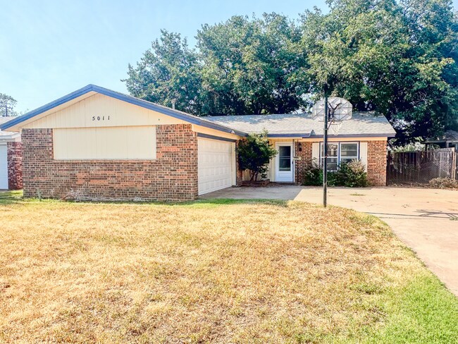 Primary Photo - 5011 52nd St