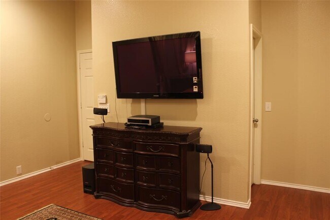 Building Photo - 3917 Glenwyck Dr