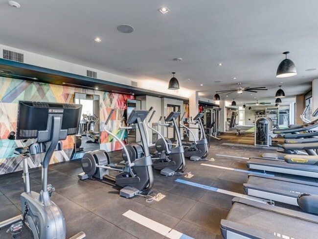 Building Photo - 4984 El Camino Real