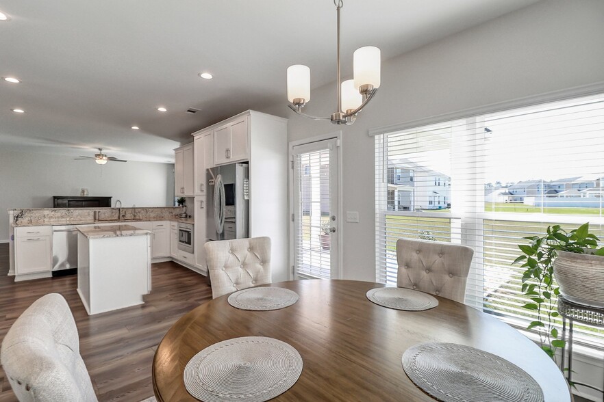 Building Photo - 114 Chalk Farm Way