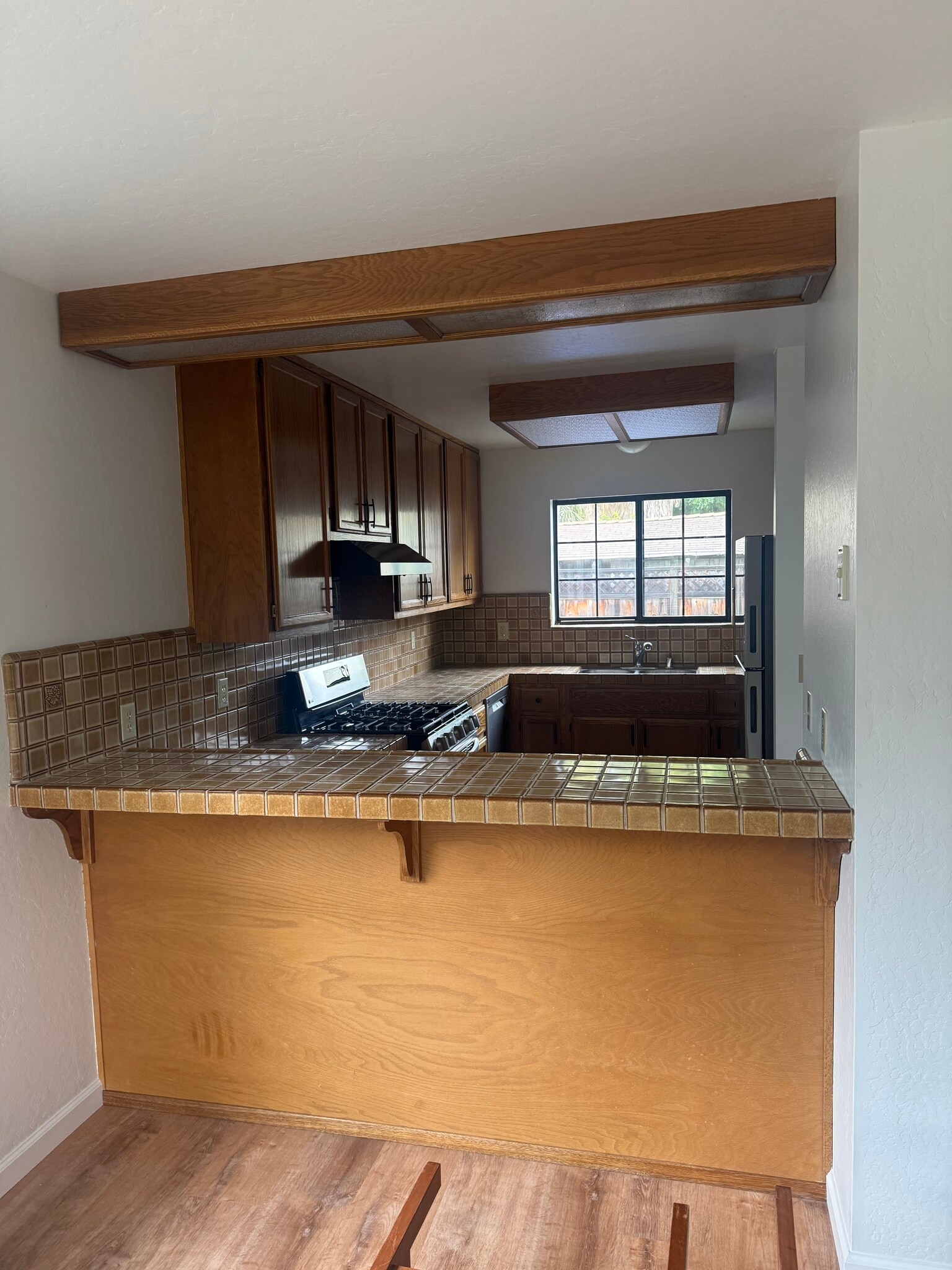 Kitchen - 711 Hanover St