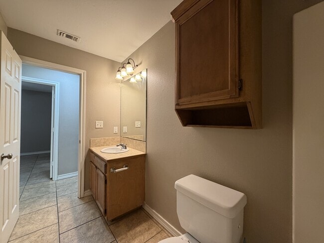 Building Photo - 2415 Laurel St