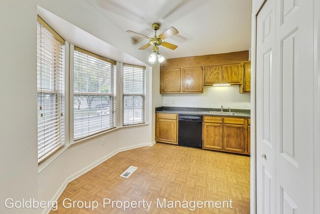 Building Photo - 3 br, 3.5 bath House - 7424 Monona Terrace