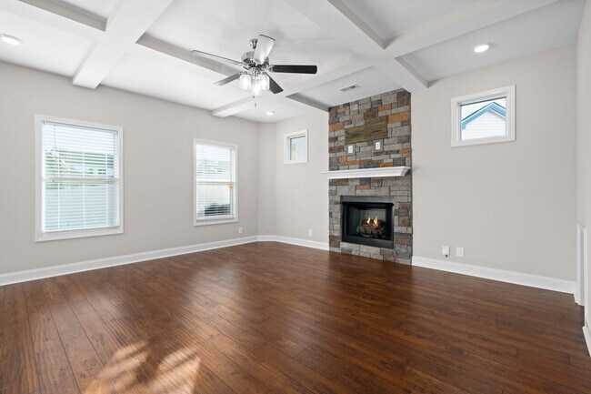 Building Photo - 101 Lucerne Ln