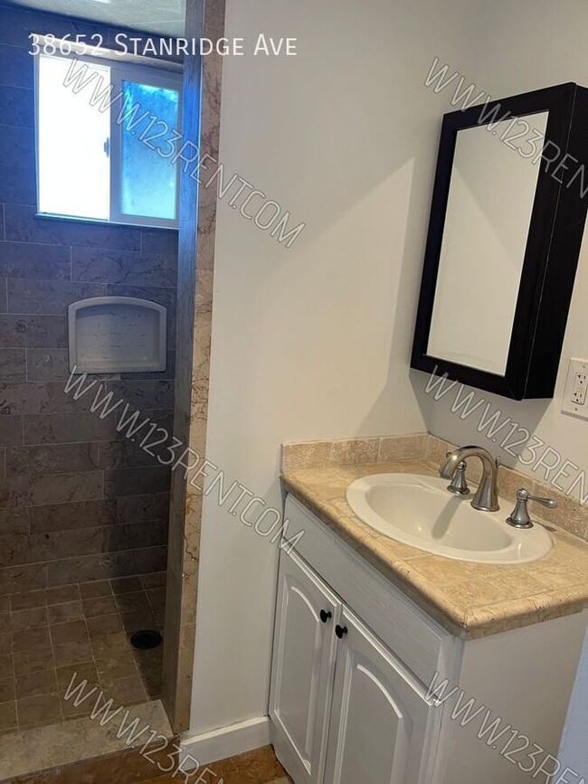Building Photo - 38652 Stanridge Ave