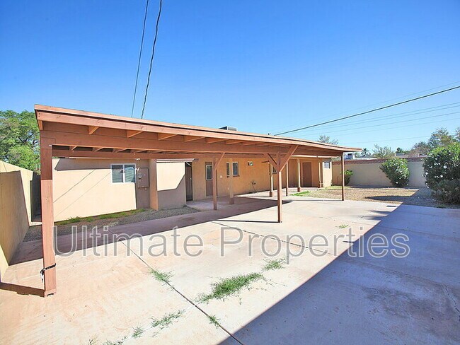 Building Photo - 1003 W Howe St