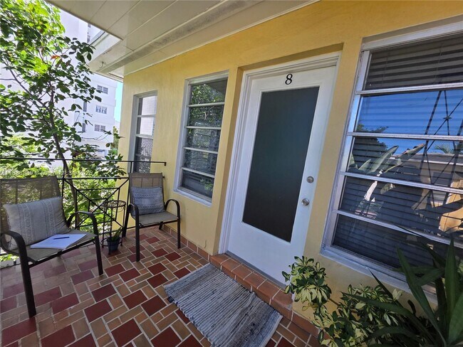 Building Photo - 8024 Harding Ave