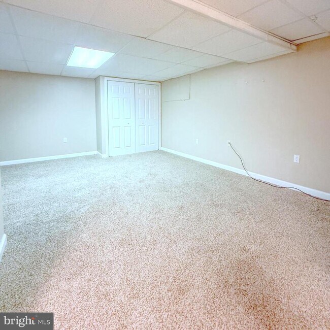Building Photo - 3910 Red Leaf Ct